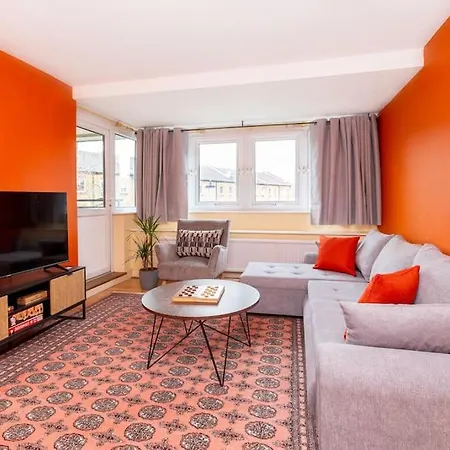 Spacious 4Br Apt With Large Balcony London Exterior photo