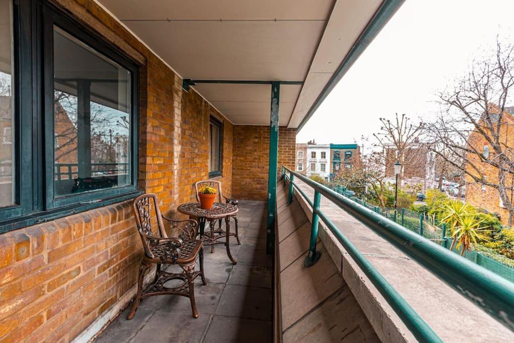 Apartment Spacious 4br With Large Balcony London